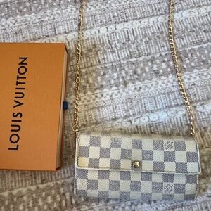 Louis Vuitton Damier Azur CA4018 Crossbody